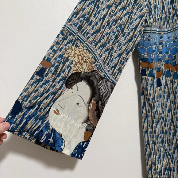 Citron Santa Monica Silk Geisha‎ Print Blue Button Front Blouse Size Medium - Picture 3 of 9